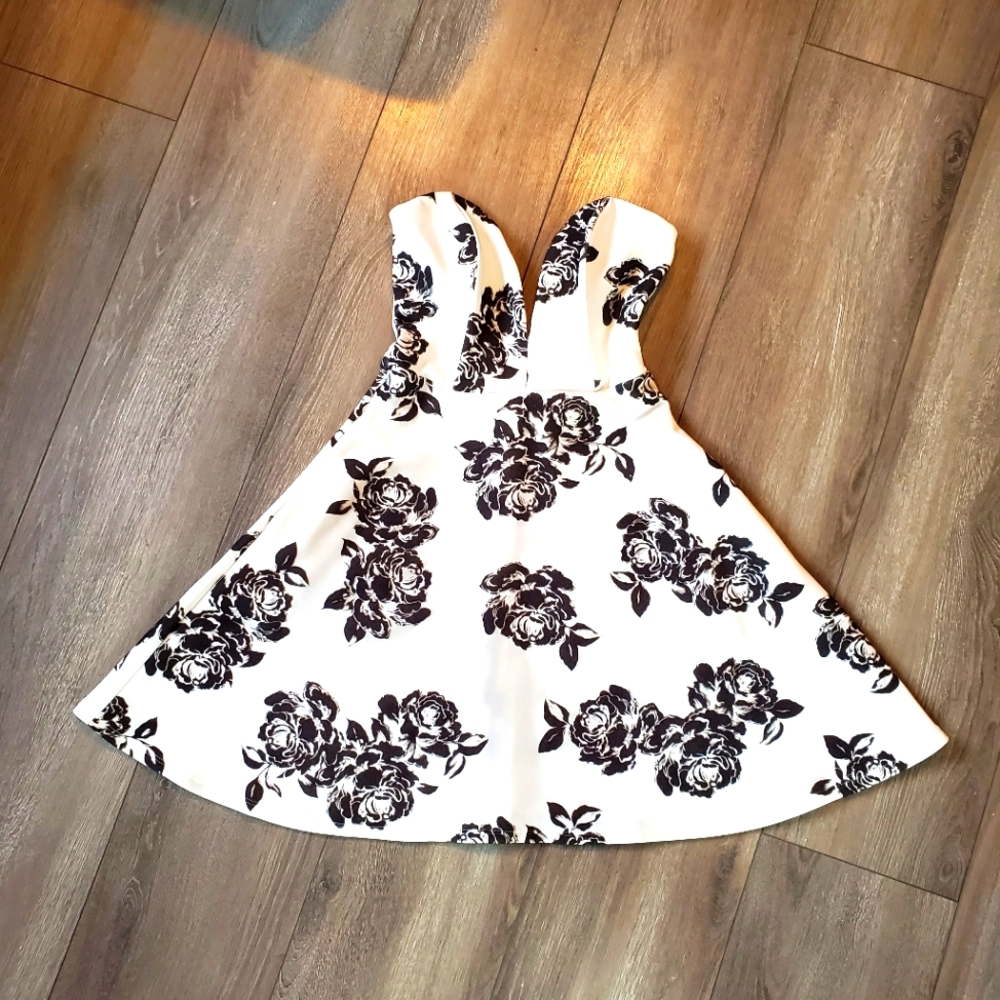 Le Chateau Dress, White with Black Floral Print, Small